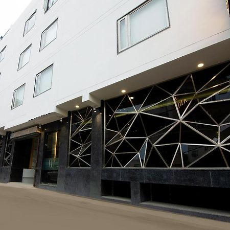 Hotel Stanley By Foxi Group- Near Delhi International Airport Нью-Дели Экстерьер фото