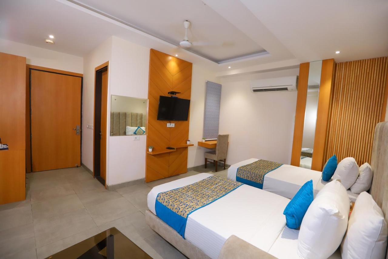 Hotel Stanley By Foxi Group- Near Delhi International Airport Нью-Дели Экстерьер фото
