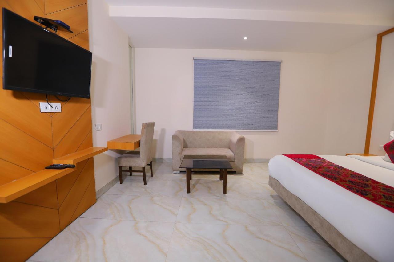 Hotel Stanley By Foxi Group- Near Delhi International Airport Нью-Дели Экстерьер фото