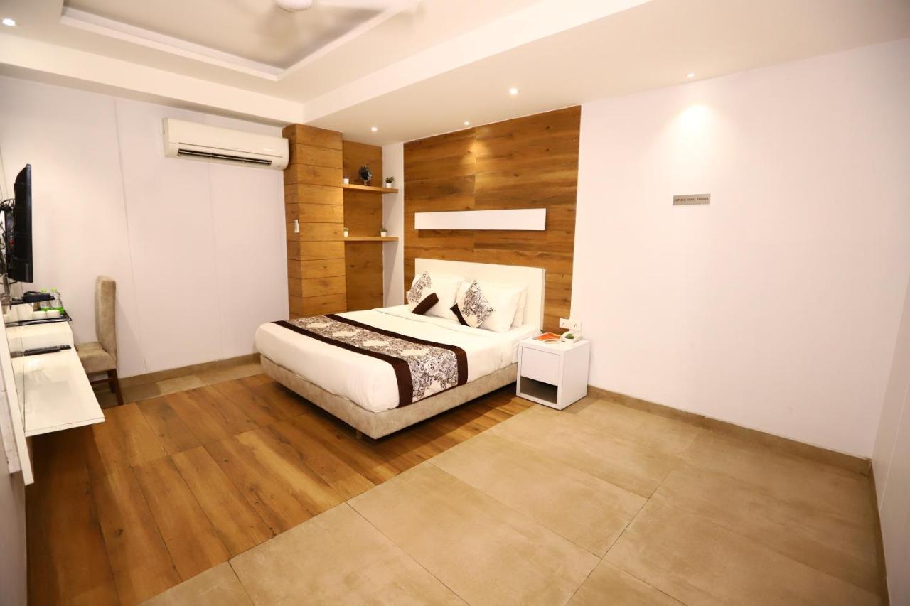 Hotel Stanley By Foxi Group- Near Delhi International Airport Нью-Дели Экстерьер фото