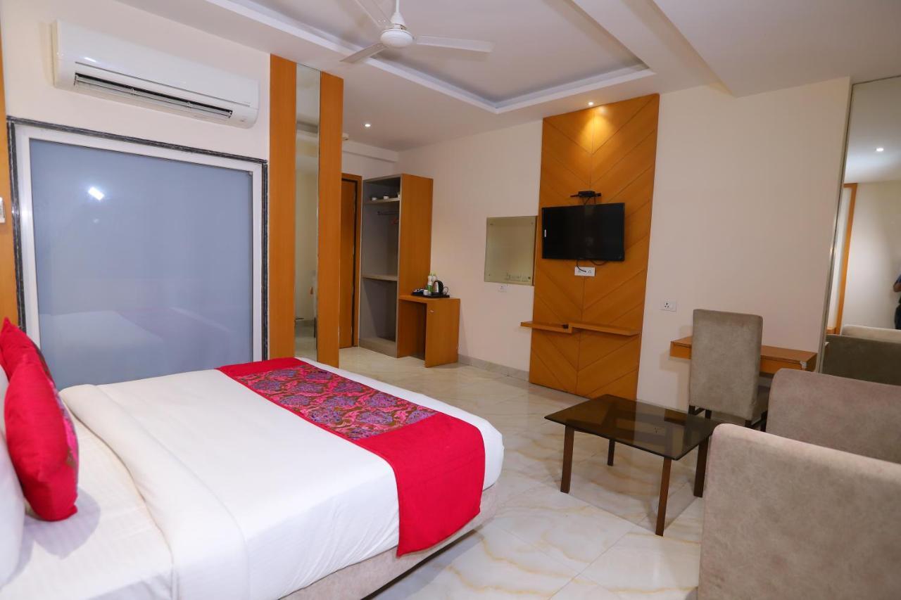Hotel Stanley By Foxi Group- Near Delhi International Airport Нью-Дели Экстерьер фото