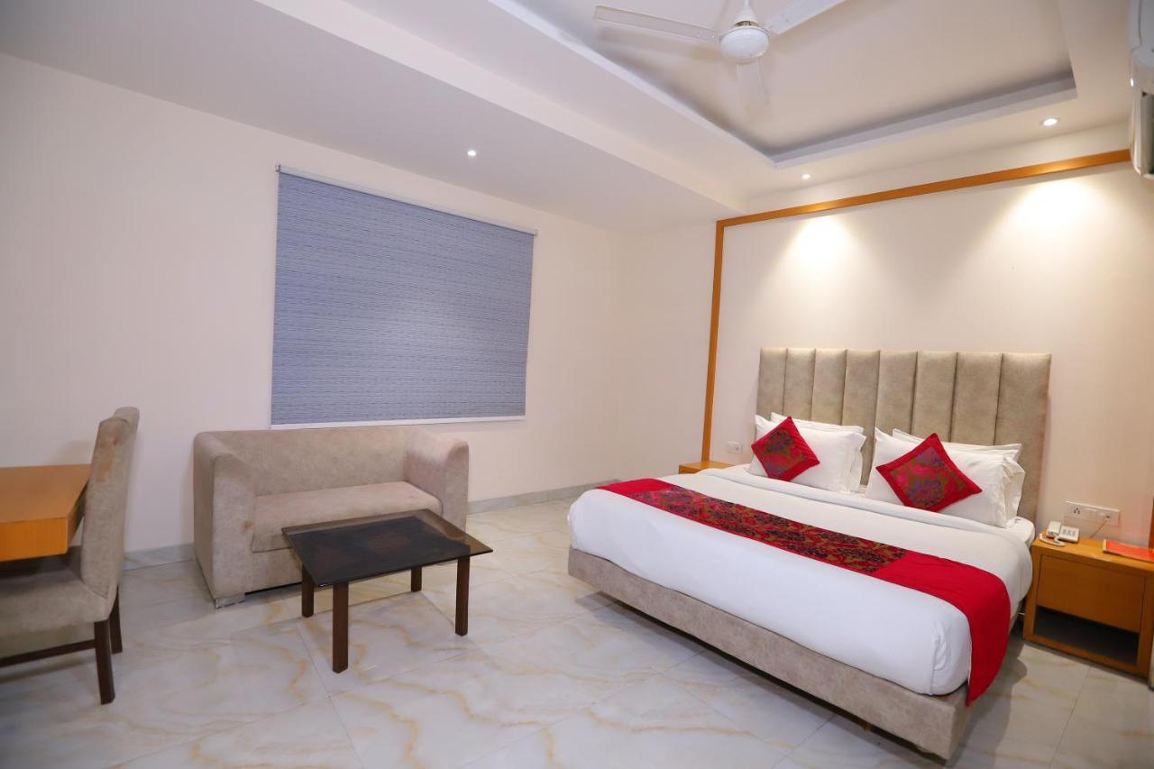 Hotel Stanley By Foxi Group- Near Delhi International Airport Нью-Дели Экстерьер фото